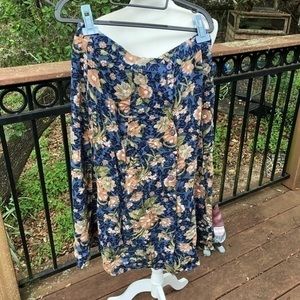 4/$25 Sag Harbor Blue/Tan floral pleated skirt Med